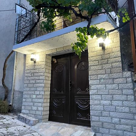 Luigi Guest House Gjirokastër Exterior foto